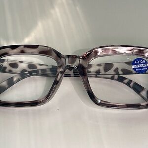 Stylish Tortoiseshell Women's Glasses